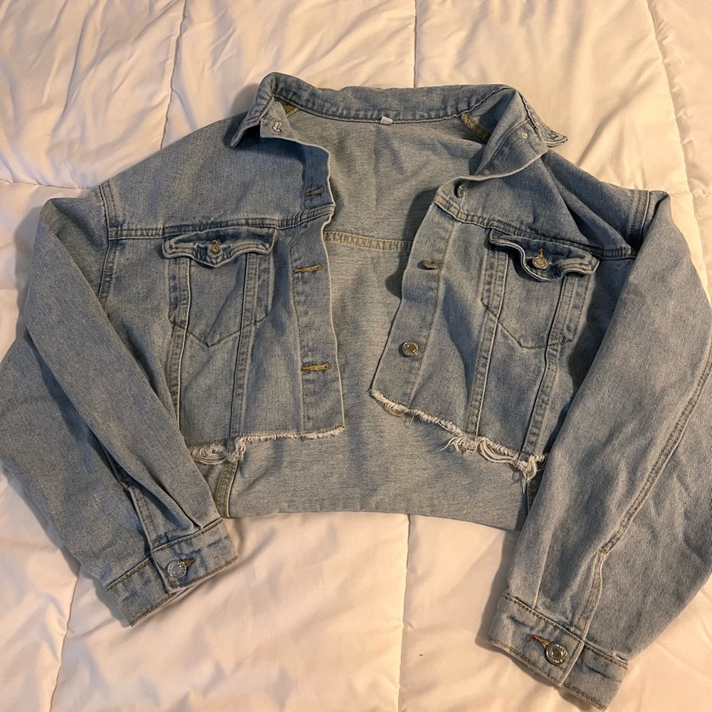 Shein cropped frayed jean jacket size Medium fits very well